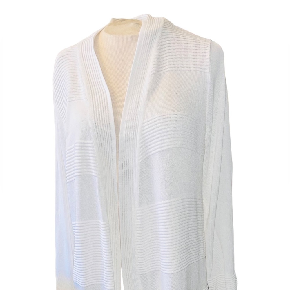 NWT!! CYRUS light weight sweater jacket. Color white  size M.  NWT!!! - Picture 7 of 12